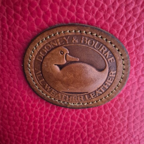 Dooney and Bourque crossbody leather bag. - Picture 7 of 8